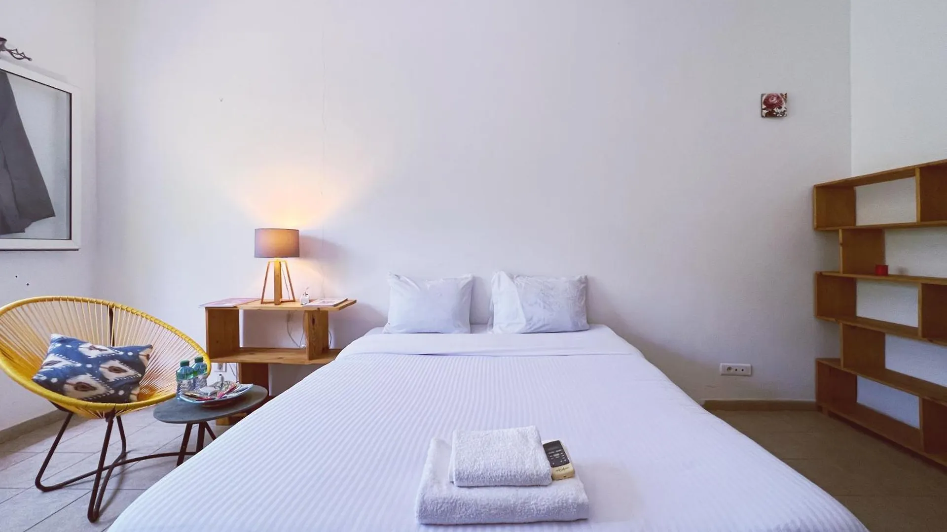 Chambre Tres Confortable Climatisee Sdb Partagee Dakar